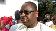 Из-за протестов Джамме, которые оспаривают итоги декабрьских выборов и во вторник объявили чрезвычайное положение в стране, инаугурация состоялась в посольстве Гамбии в Сенегале